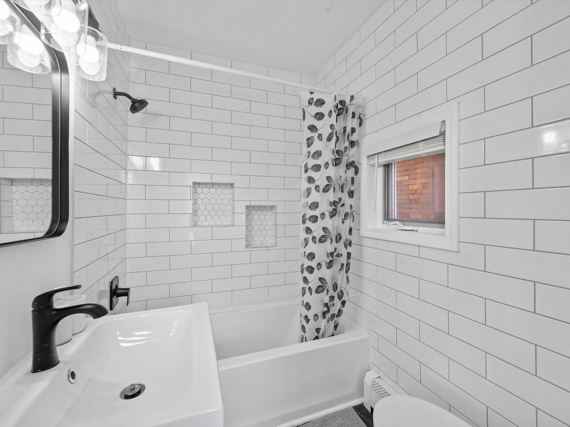 Shadyside, Pittsburgh, Modern And Bright 1 Bedroom Unit4 With Free Parking