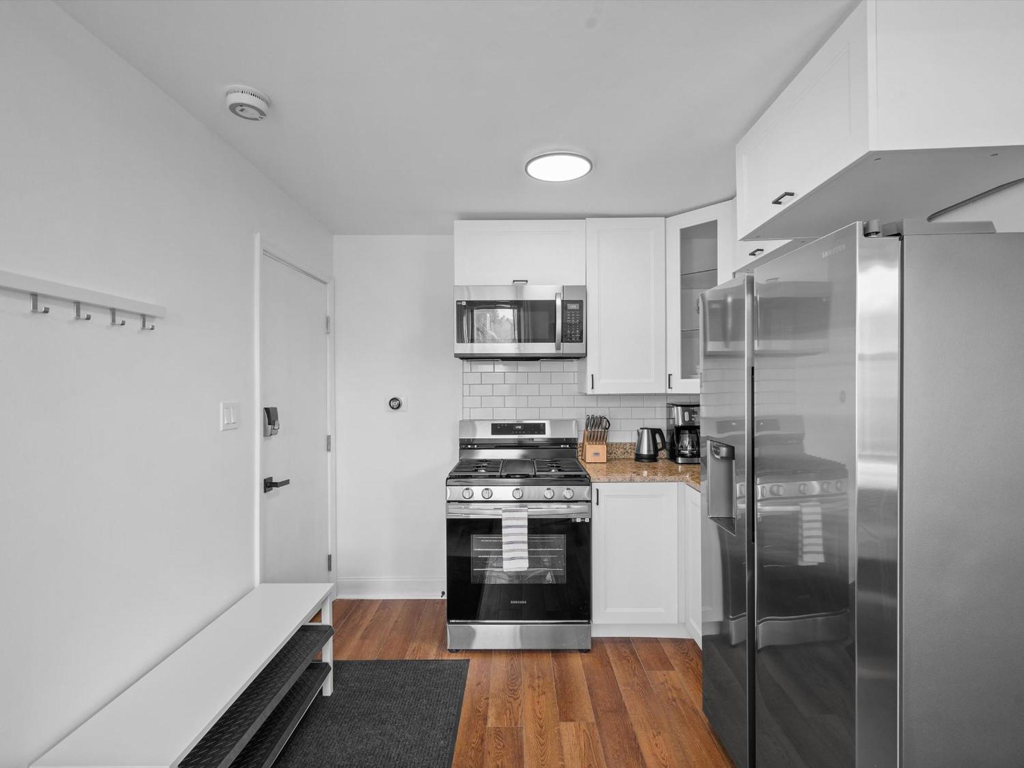 Apartment Shadyside, Pittsburgh, Modern And Bright 1 Bedroom Unit4 With Free Parking *